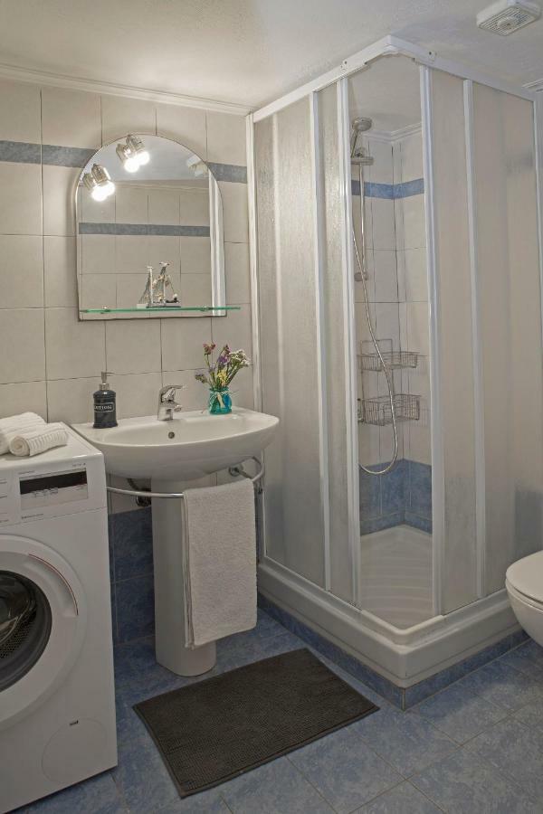 Remezzo Apartments Akrogiali Eksteriør bilde